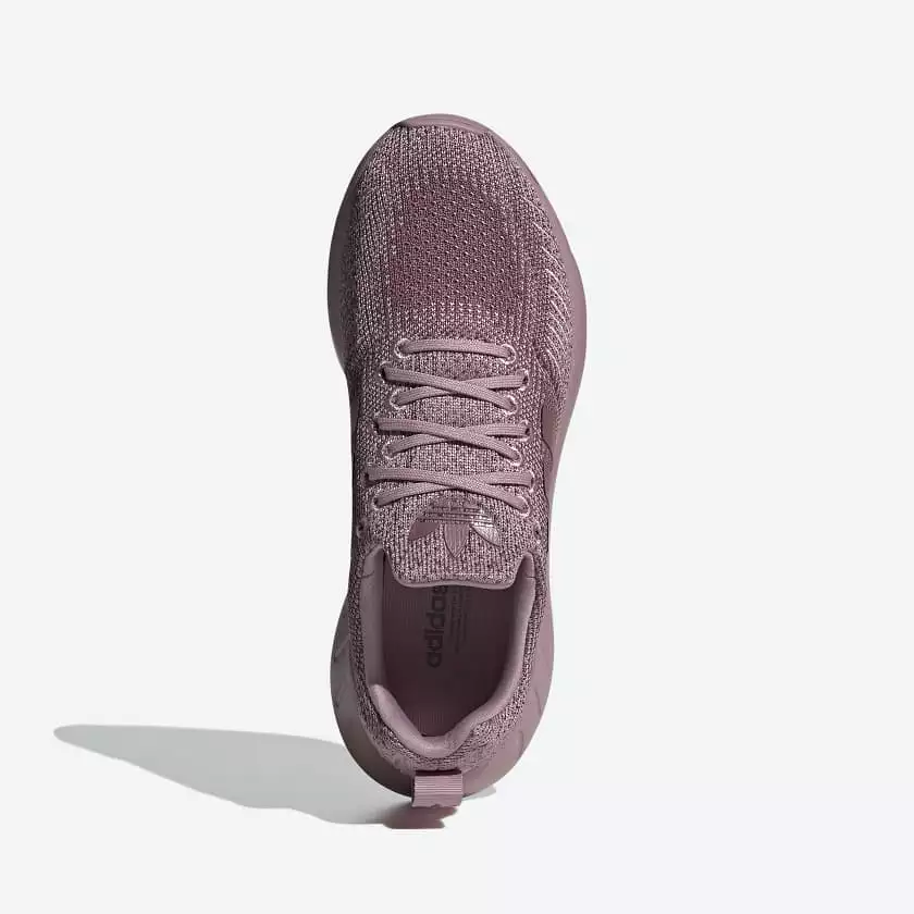 Adidas- Women's Swift Run 22 in Magic Mauve