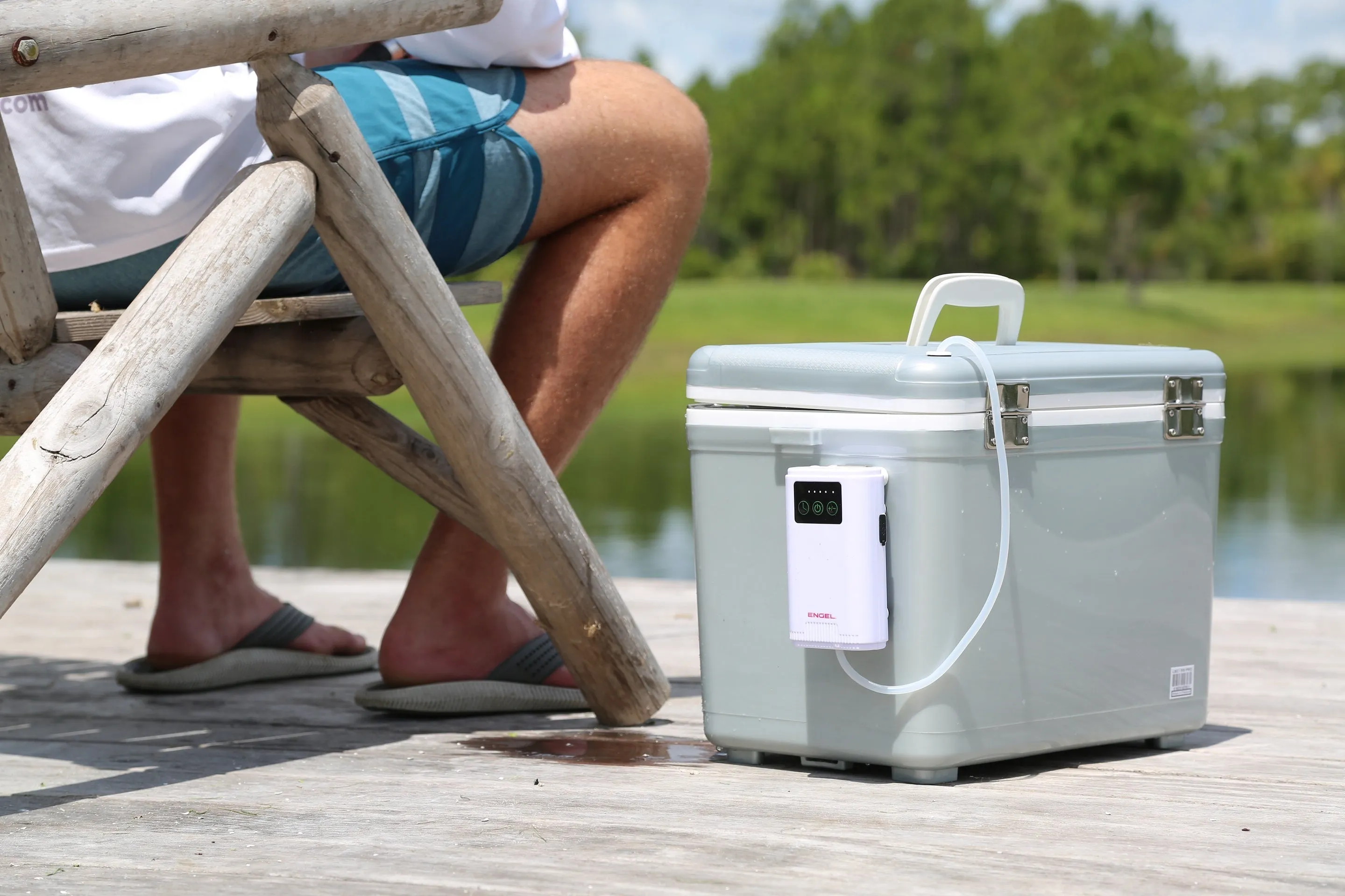 Engel 7.5Qt Live bait Pro Cooler with AP3 Rechargeable Aerator & Stainless Hardware