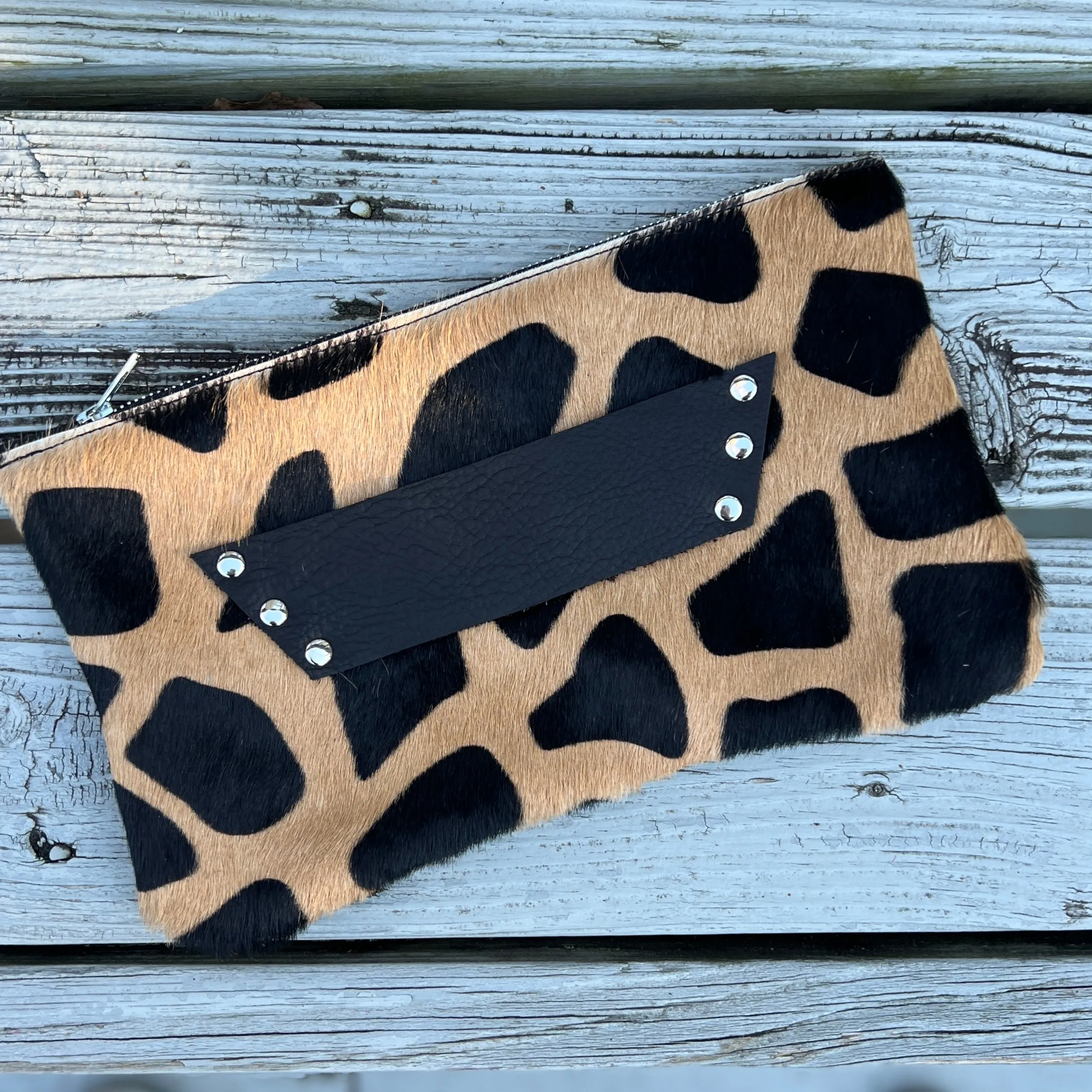 [raleigh leather] Clutch - Large Giraffe Print