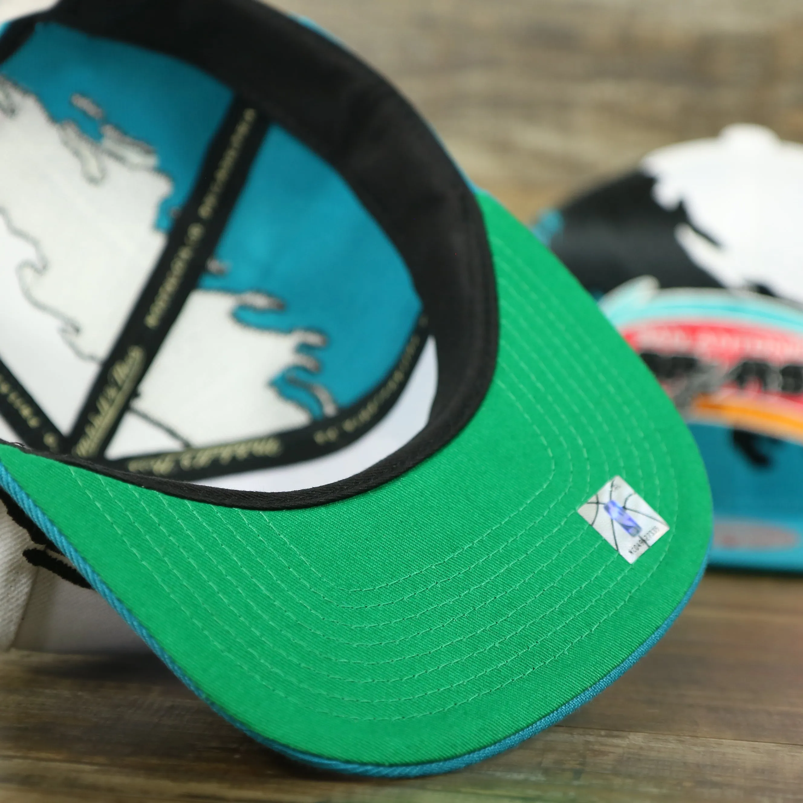 San Antonio Spurs Vintage Retro NBA Paintbrush Mitchell and Ness Snapback Hat | Teal/White/Black