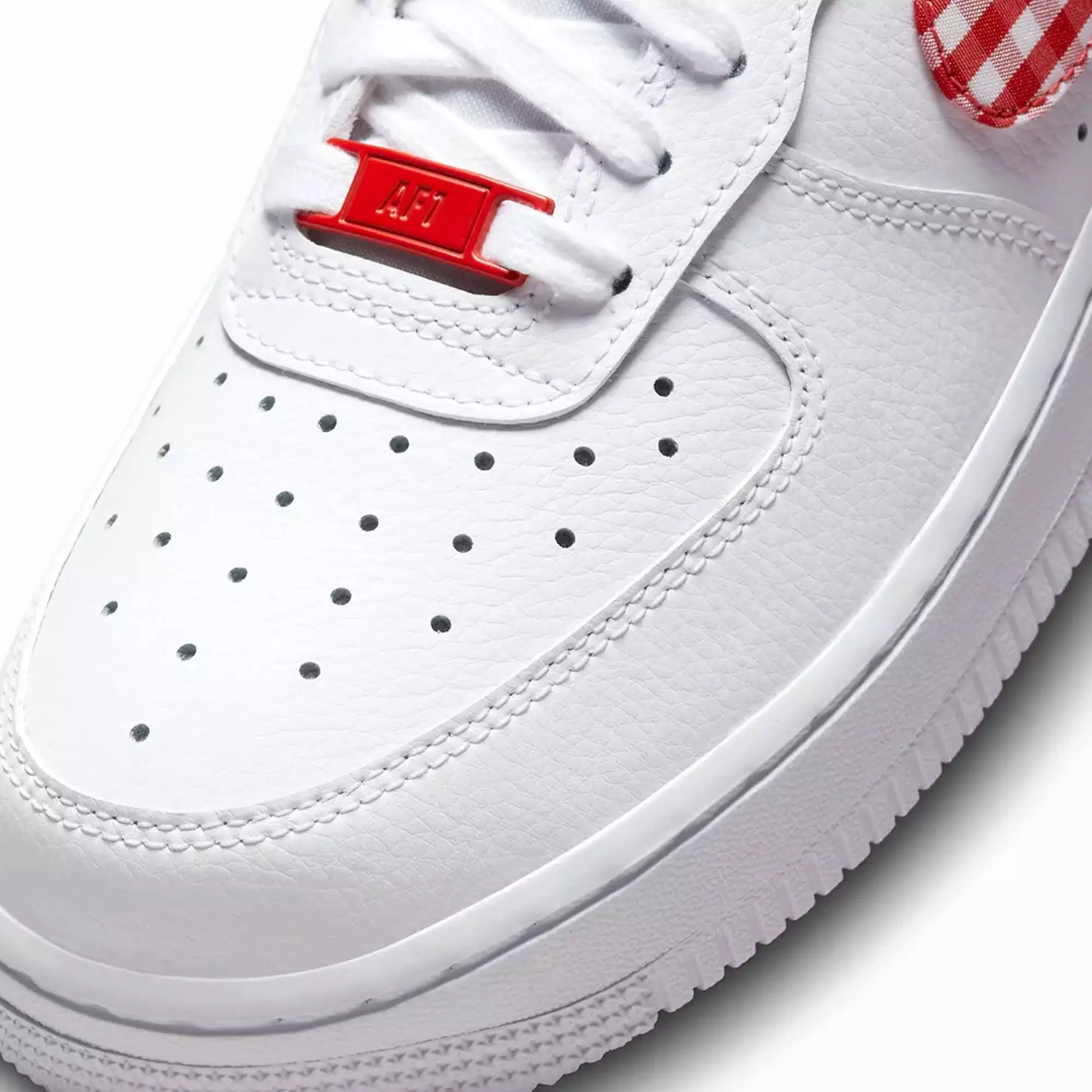 WMN'S AIR FORCE 1 '07 'WHITE/MYSTIC RED'